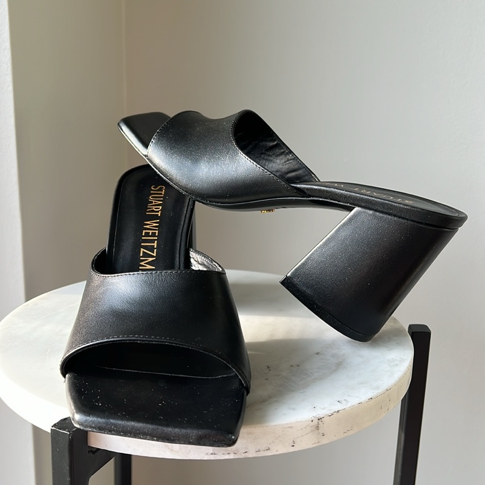 STUART WEITZMAN Tía 85 Flareblc SLD Black Leather
